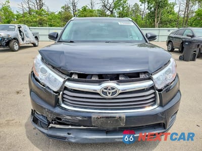Piąte zdjęcie samochodu w środku: 2016 TOYOTA HIGHLANDER XLE VIN:5TDJKRFH0GS352180 - miniatura