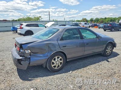 Trzecie zdjęcie samochodu z tyłu: 1997 TOYOTA CAMRY XLE V6 VIN:4T1BF22K2VU023258 - miniatura