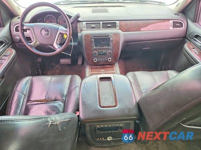 Zdjęcie 8 z 13 samochodu: 2007 GMC YUKON DENALI VIN:1GKFK63847J371115 - miniatura
