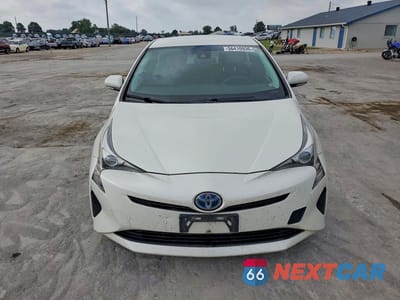 Piąte zdjęcie samochodu w środku: 2018 TOYOTA PRIUS TWO ECO VIN:JTDKARFU0J3553395 - miniatura