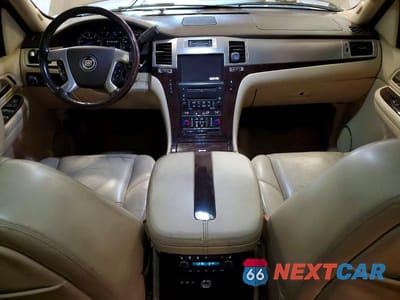 Zdjęcie 8 z 13 samochodu: 2007 CADILLAC ESCALADE LUXURY VIN:1GYFK63807R315986 - miniatura