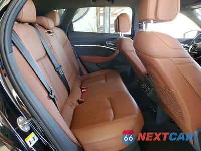 Zdjęcie 10 z 12 samochodu: 2021 AUDI E-TRON PRESTIGE VIN:WA1VAAGE0MB033630 - miniatura