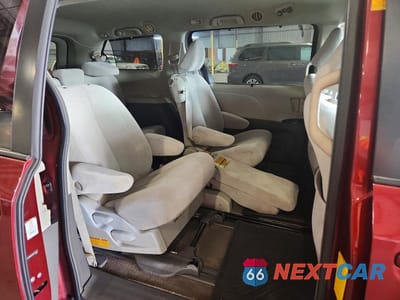 Zdjęcie 11 z 13 samochodu: 2011 TOYOTA SIENNA LE VIN:5TDKK3DC4BS123311 - miniatura
