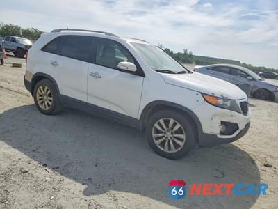 Czwarte zdjęcie samochodu z boku: 2011 KIA SORENTO EX VIN:5XYKU4A24BG088665 - miniatura