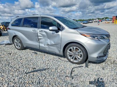 Czwarte zdjęcie samochodu z boku: 2023 TOYOTA SIENNA PLATINUM 7-PASSENGER VIN:5TDERKEC2PS151651 - miniatura
