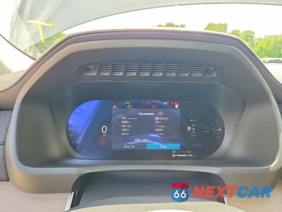 Zdjęcie 9 z 14 samochodu: 2026 VOLVO XC90 PLUS VIN:YV4H60PE7T1495716 - miniatura
