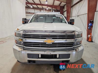Piąte zdjęcie samochodu w środku: 2016 CHEVROLET SILVERADO K2500 HEAVY DUTY VIN:1GB1KUE87GF264073 - miniatura