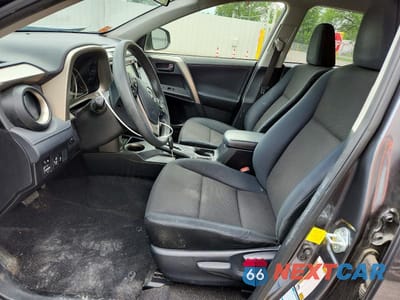 Zdjęcie 7 z 13 samochodu: 2015 TOYOTA RAV4 LE VIN:JTMBFREV1FD112355 - miniatura