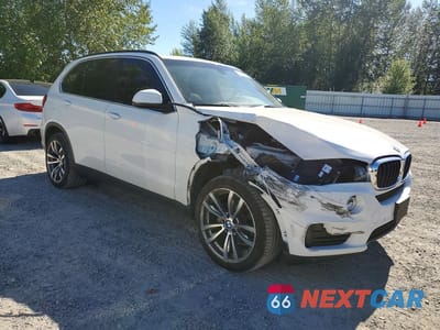 Czwarte zdjęcie samochodu z boku: 2015 BMW X5 XDRIVE35I VIN:5UXKR0C57F0P05231 - miniatura