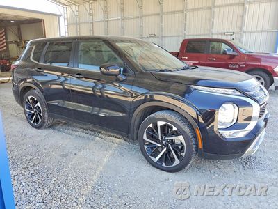 Czwarte zdjęcie samochodu z boku: 2023 MITSUBISHI OUTLANDER SE VIN:JA4J4UA87PZ030195 - miniatura