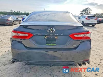 Zdjęcie 6 z 12 samochodu: 2018 TOYOTA CAMRY SE VIN:4T1B11HK0JU678772 - miniatura