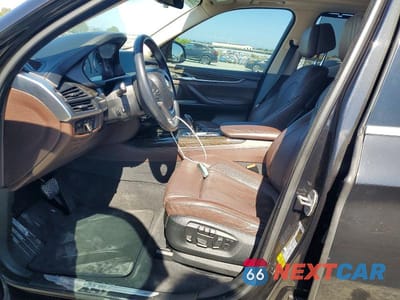 Zdjęcie 7 z 12 samochodu: 2015 BMW X5 XDRIVE50I VIN:5UXKR6C50F0J79415 - miniatura