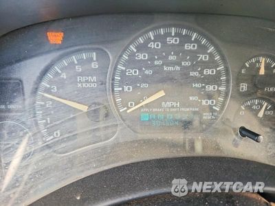 Zdjęcie 9 z 13 samochodu: 2001 CHEVROLET SUBURBAN C1500 VIN:1GNEC16T71J257521 - miniatura