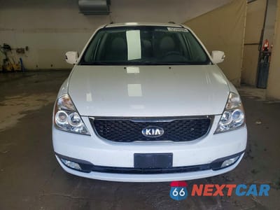Piąte zdjęcie samochodu w środku: 2014 KIA SEDONA LX VIN:KNDMG4C7XE6553451 - miniatura