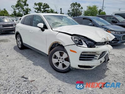 Czwarte zdjęcie samochodu z boku: 2019 PORSCHE CAYENNE VIN:WP1AA2AY8KDA07032 - miniatura