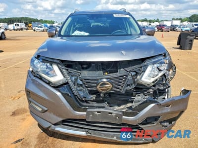 Piąte zdjęcie samochodu w środku: 2020 NISSAN ROGUE SV VIN:5N1AT2MTXLC750581 - miniatura