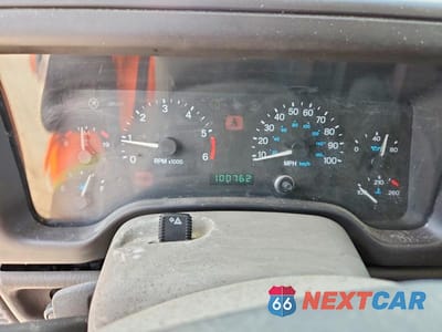 Zdjęcie 9 z 12 samochodu: 2000 JEEP WRANGLER / TJ SE VIN:1J4FA29P2YP771267 - miniatura