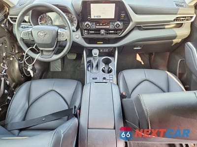 Zdjęcie 8 z 14 samochodu: 2023 TOYOTA HIGHLANDER XLE VIN:5TDKDRAHXPS044049 - miniatura
