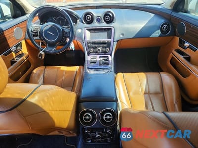 Zdjęcie 8 z 12 samochodu: 2011 JAGUAR XJL VIN:SAJWA2GB1BLV07745 - miniatura