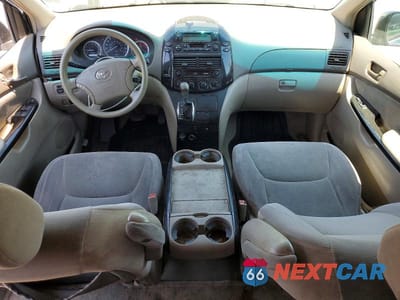 Zdjęcie 8 z 14 samochodu: 2004 TOYOTA SIENNA LE 7 PASSENGER VIN:5TDZA23C64S152339 - miniatura