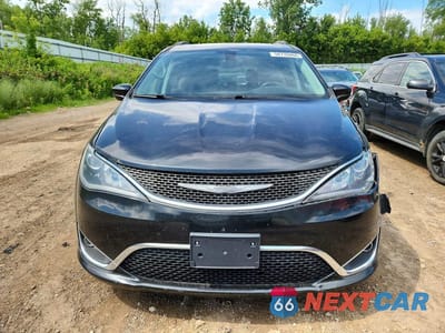 Piąte zdjęcie samochodu w środku: 2017 CHRYSLER PACIFICA TOURING L VIN:2C4RC1BG8HR523878 - miniatura