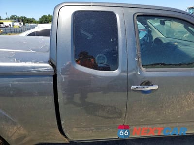 Zdjęcie 10 z 12 samochodu: 2005 NISSAN FRONTIER SE VIN:1N6AD06U45C456413 - miniatura
