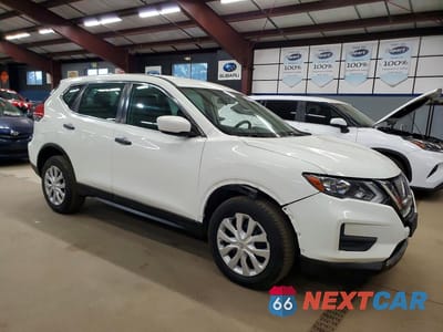 Czwarte zdjęcie samochodu z boku: 2017 NISSAN ROGUE S VIN:5N1AT2MV8HC847643 - miniatura