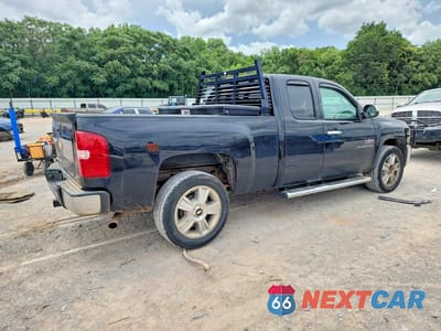 Trzecie zdjęcie samochodu z tyłu: 2013 CHEVROLET SILVERADO C1500 LT VIN:1GCRCSE05DZ180774 - miniatura