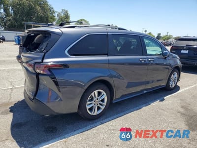 Trzecie zdjęcie samochodu z tyłu: 2025 TOYOTA SIENNA XLE 7-PASSENGER VIN:5TDJSKFC5SS208886 - miniatura
