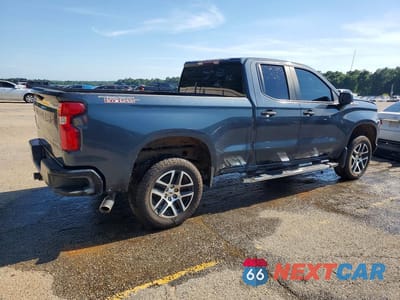Trzecie zdjęcie samochodu z tyłu: 2020 CHEVROLET SILVERADO K1500 TRAIL BOSS CUSTOM VIN:1GCRYCEH1LZ359566 - miniatura