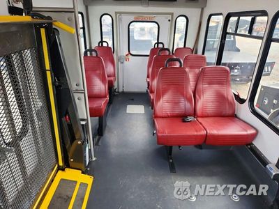 Zdjęcie 10 z 13 samochodu: 2021 FORD E350 SHUTTLE BUS VIN:1FDEE3FN5MDC10714 - miniatura