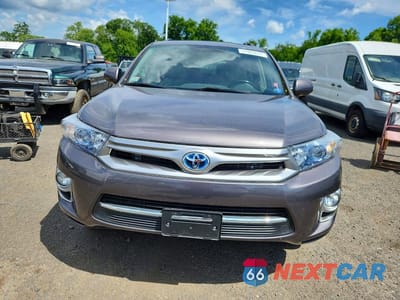 Piąte zdjęcie samochodu w środku: 2013 TOYOTA HIGHLANDER BASE VIN:JTEDC3EH6D2011499 - miniatura