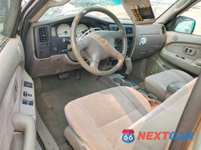 Zdjęcie 8 z 12 samochodu: 2003 TOYOTA TACOMA XTRACAB PRERUNNER VIN:5TESM92N03Z171068 - miniatura