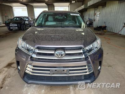 Piąte zdjęcie samochodu w środku: 2017 TOYOTA HIGHLANDER LIMITED VIN:5TDDZRFH6HS394220 - miniatura