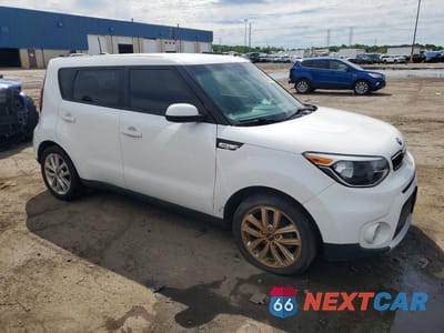 Czwarte zdjęcie samochodu z boku: 2018 KIA SOUL + VIN:KNDJP3A51J7901429 - miniatura