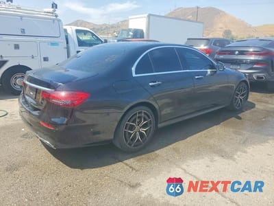 Trzecie zdjęcie samochodu z tyłu: 2021 MERCEDES-BENZ E 350 VIN:W1KZF8DB5MA873412 - miniatura