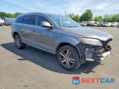 Czwarte zdjęcie samochodu z boku: 2015 AUDI Q7 TDI PREMIUM PLUS VIN:WA1LMAFE2FD029439 - miniatura