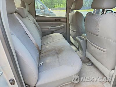 Zdjęcie 10 z 12 samochodu: 2006 TOYOTA TACOMA DOUBLE CAB VIN:5TELU42N76Z248479 - miniatura