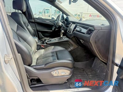 Piąte zdjęcie samochodu w środku: 2015 PORSCHE MACAN S VIN:WP1AB2A53FLB55393 - miniatura