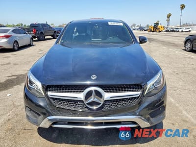 Piąte zdjęcie samochodu w środku: 2018 MERCEDES-BENZ GLC COUPE 300 4MATIC VIN:WDC0J4KB9JF297149 - miniatura