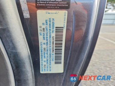 Zdjęcie 12 z 12 samochodu: 2004 VOLKSWAGEN NEW BEETLE GLS VIN:3VWCD31C04M411670 - miniatura