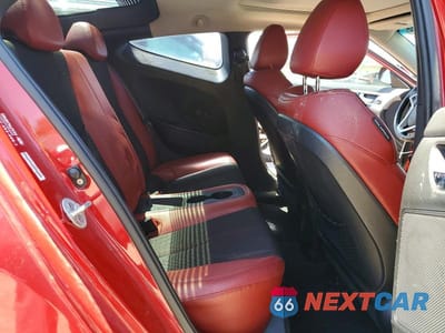 Zdjęcie 10 z 12 samochodu: 2012 HYUNDAI VELOSTER BASE VIN:KMHTC6AD1CU034742 - miniatura