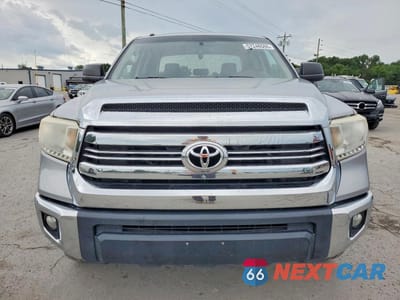 Piąte zdjęcie samochodu w środku: 2017 TOYOTA TUNDRA SR5 VIN:5TFDY5F1XHX617240 - miniatura