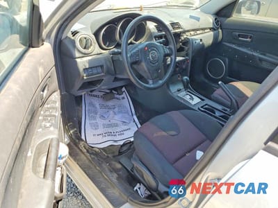 Zdjęcie 8 z 12 samochodu: 2004 MAZDA 3 HATCHBACK VIN:JM1BK143441180080 - miniatura