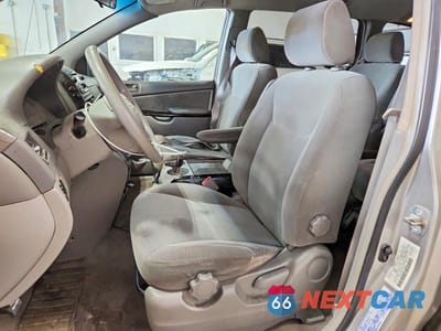 Zdjęcie 7 z 13 samochodu: 2004 TOYOTA SIENNA LE 8 PASSENGER VIN:5TDZA23C24S164522 - miniatura