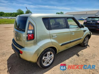 Trzecie zdjęcie samochodu z tyłu: 2010 KIA SOUL + VIN:KNDJT2A20A7178359 - miniatura