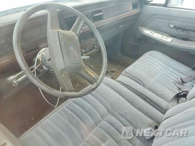 Zdjęcie 7 z 12 samochodu: 1987 FORD CROWN VICTORIA LX VIN:2FABP71F3HX114061 - miniatura