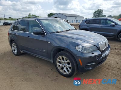 Czwarte zdjęcie samochodu z boku: 2013 BMW X5 XDRIVE35I VIN:5UXZV4C56DL993885 - miniatura