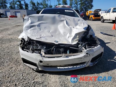 Piąte zdjęcie samochodu w środku: 2019 BMW 530XE VIN:WBAJB1C5XKB376883 - miniatura