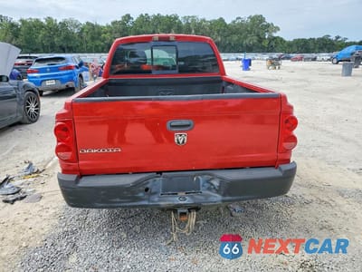 Zdjęcie 6 z 12 samochodu: 2008 DODGE DAKOTA SXT VIN:1D7HE38K38S525393 - miniatura